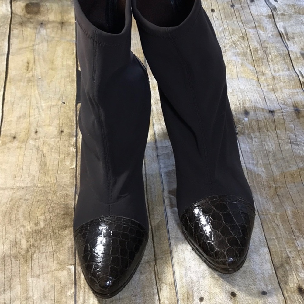 Donald J Pliner stretch ankle boot - Picture 2 of 5